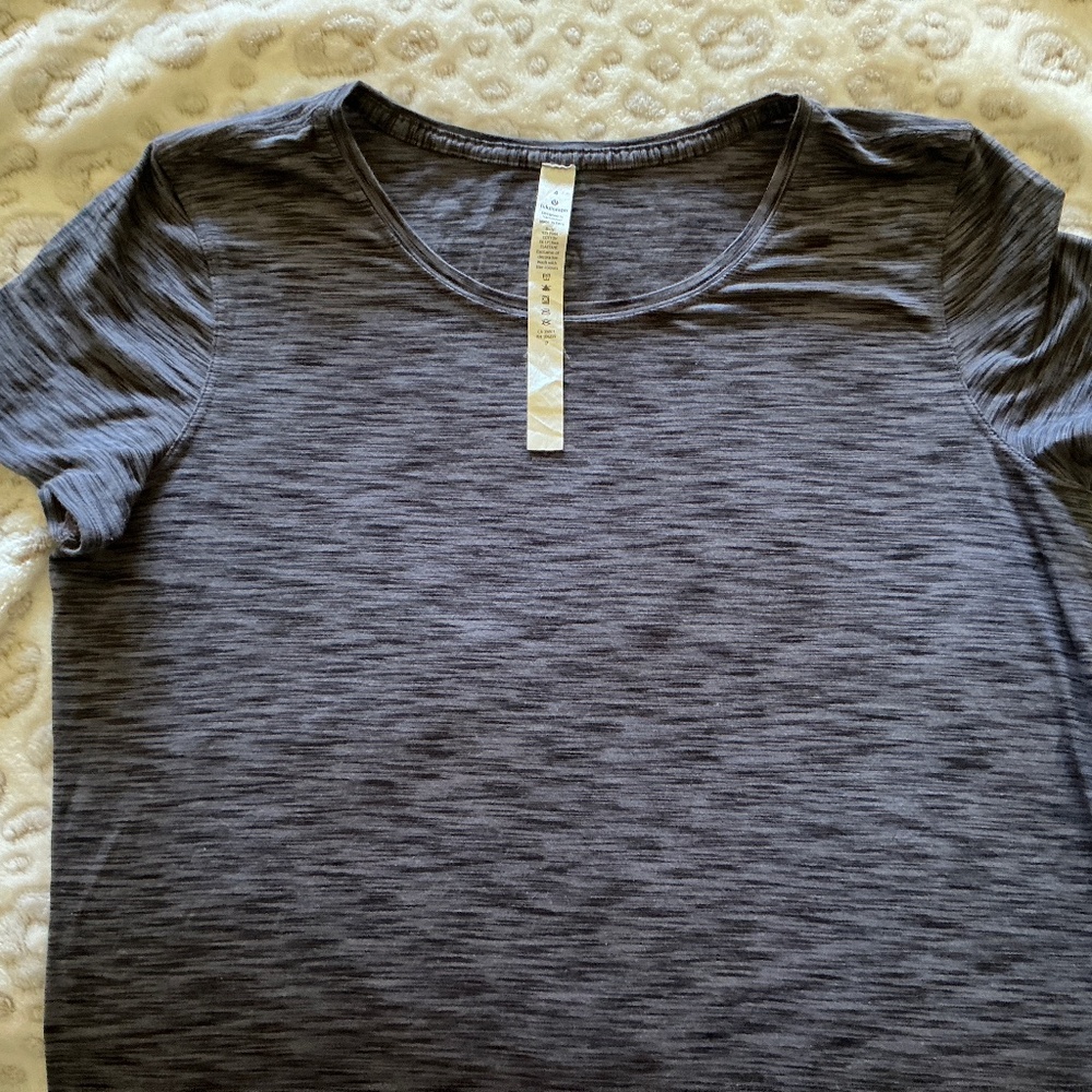 Lululemon grey athletic top
